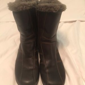 Size 9 Women’s boots.